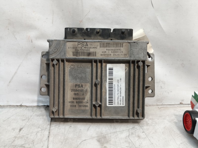 Recambio de centralita motor uce para peugeot 206 berlina 1.4 referencia OEM IAM 9644625680 3088101266 21584168 2