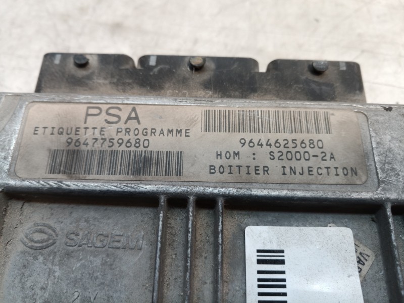 Recambio de centralita motor uce para peugeot 206 berlina 1.4 referencia OEM IAM 9644625680 3088101266 21584168 2