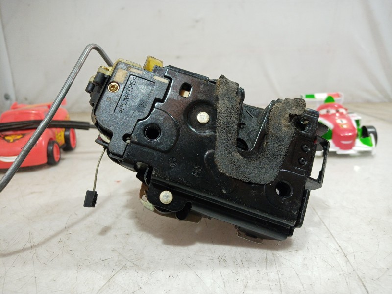 Recambio de cerradura puerta delantera izquierda para volkswagen polo (9n3) sportline referencia OEM IAM 837015AM 837015AM 83701