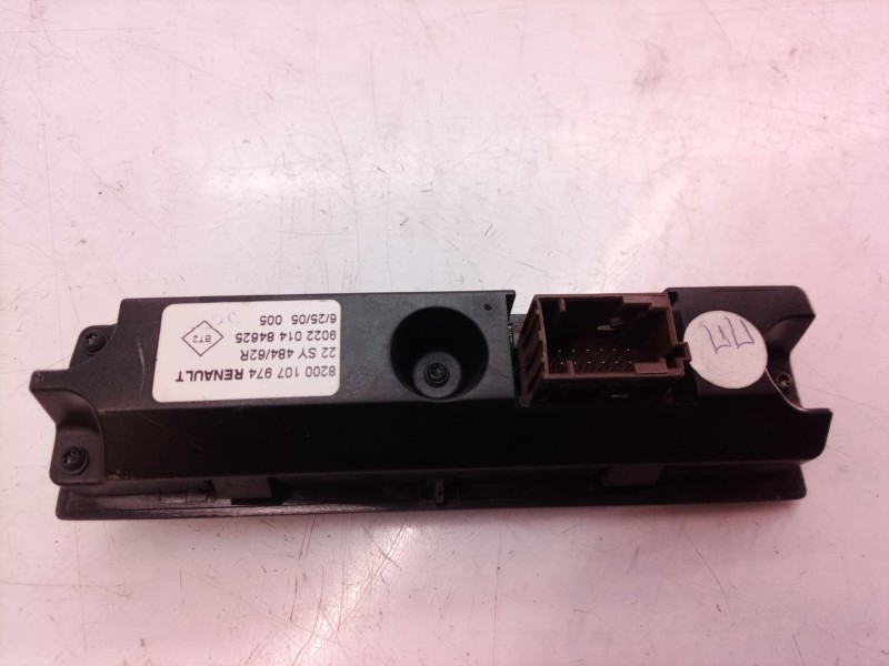 Recambio de mando multifuncion para renault scenic ii authentique referencia OEM IAM 8200107974 8200107974 8200107974