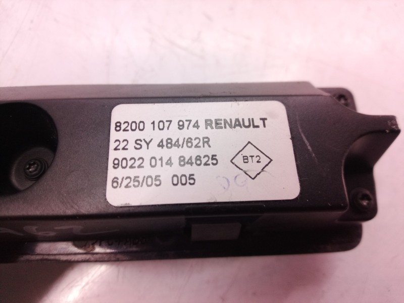 Recambio de mando multifuncion para renault scenic ii authentique referencia OEM IAM 8200107974 8200107974 8200107974