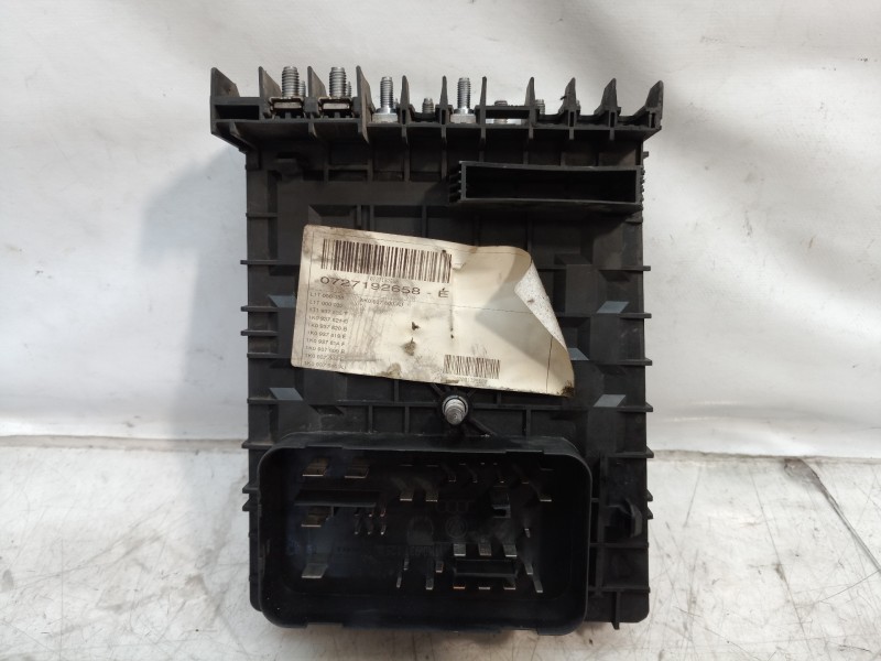 Recambio de caja reles / fusibles para volkswagen touran (1t1) conceptline referencia OEM IAM 017181301 017181301 1D140607