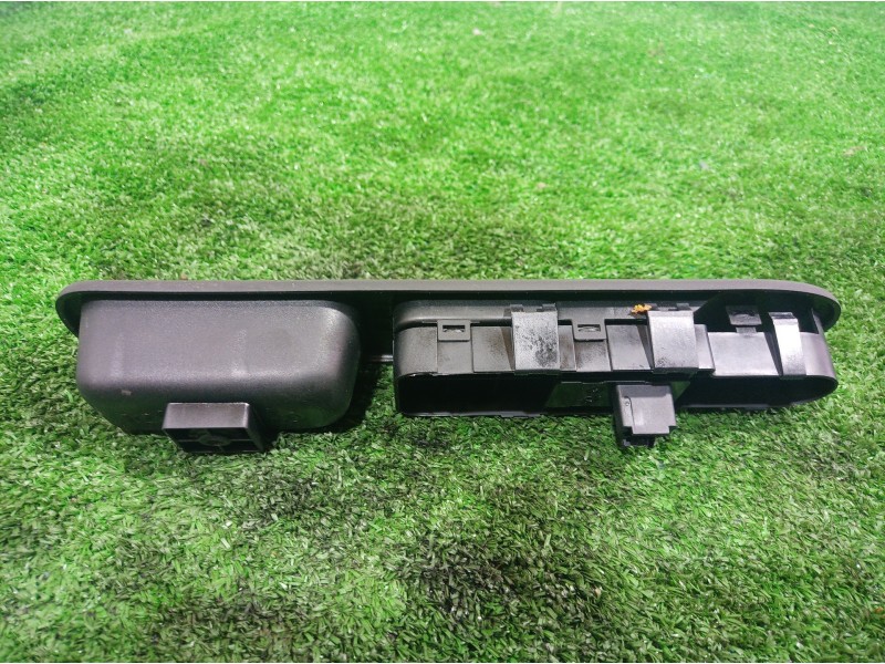 Recambio de mando elevalunas delantero derecho para peugeot 307 berlina (s2) xr referencia OEM IAM 96351625XT 96351625XT 9635162