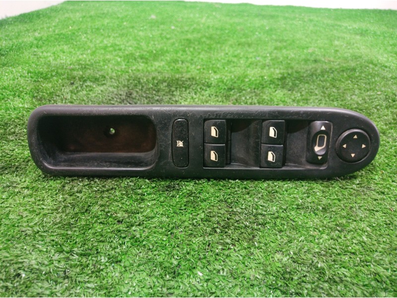 Recambio de mando elevalunas delantero izquierdo para peugeot 307 berlina (s2) xr referencia OEM IAM 96531124XT 96531124XT 96531