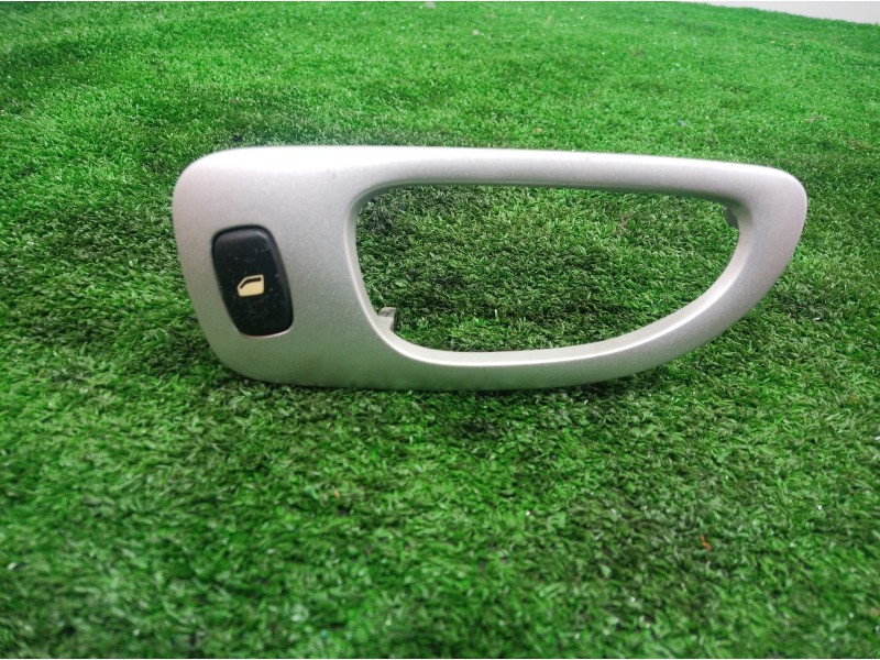 Recambio de mando elevalunas trasero derecho para peugeot 307 berlina (s2) xr referencia OEM IAM 96360166XT 96360166XT 96360166X