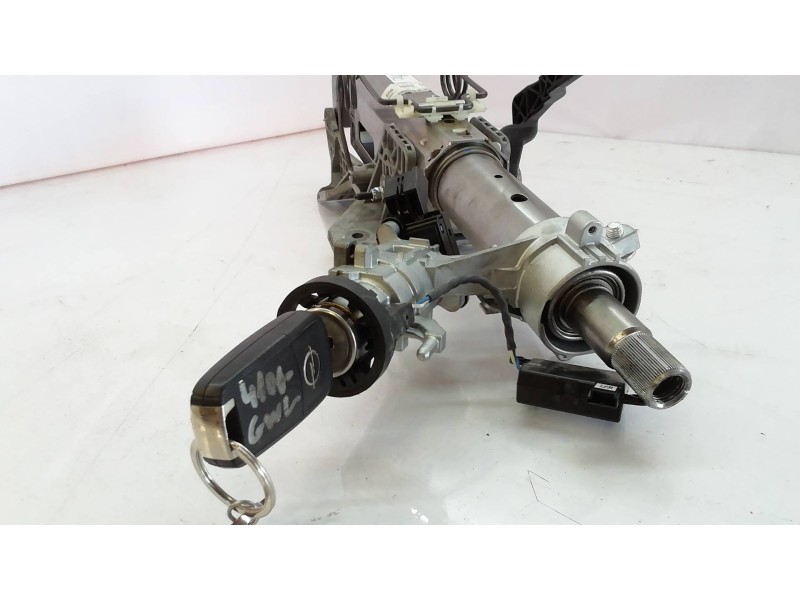 Recambio de columna direccion para opel insignia berlina cosmo referencia OEM IAM 13219343 13219343 13219343