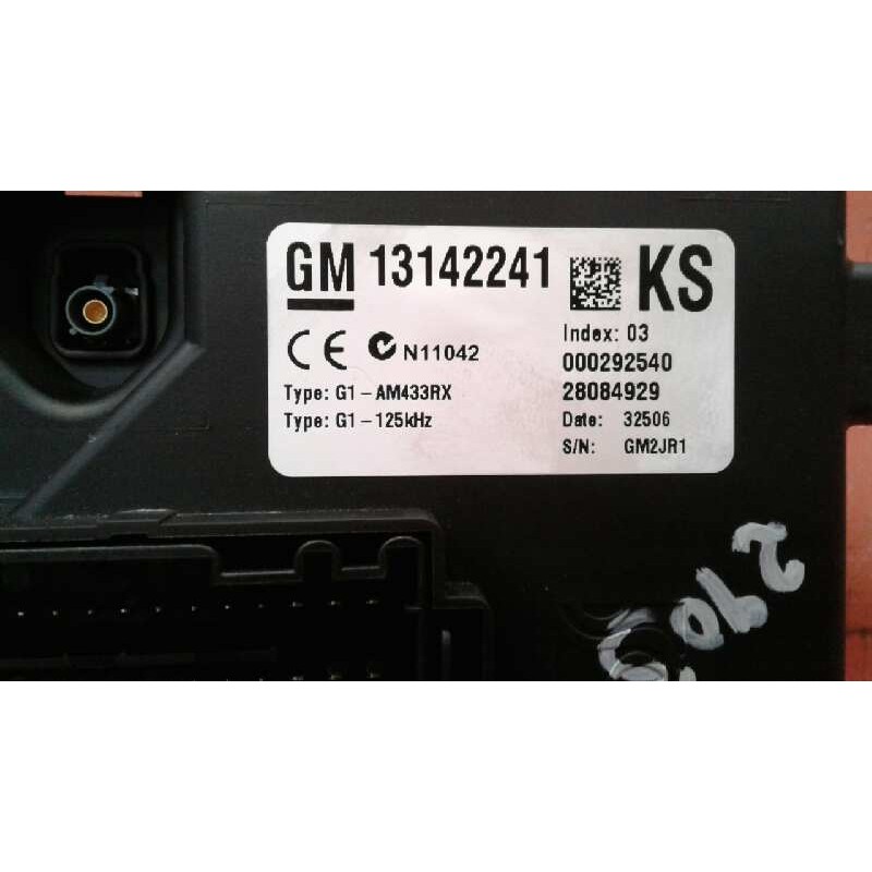 Recambio de caja reles / fusibles para opel corsa d ´´111 years´´ referencia OEM IAM 13142241 000292540 28084929