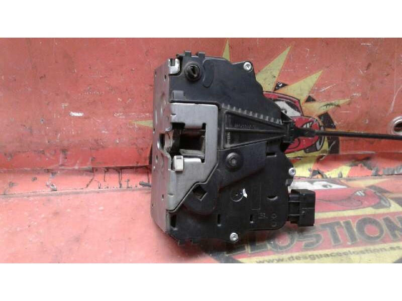 Recambio de cerradura puerta trasera derecha para opel corsa d ´´111 years´´ referencia OEM IAM 13258267 5E5275400 13258267