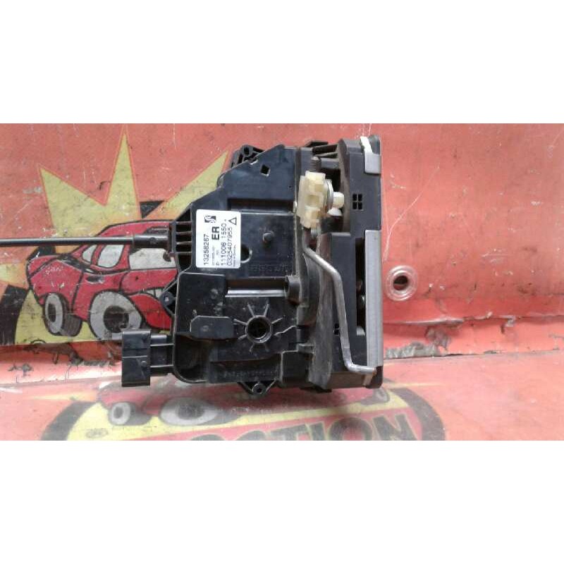 Recambio de cerradura puerta trasera derecha para opel corsa d ´´111 years´´ referencia OEM IAM 13258267 5E5275400 13258267