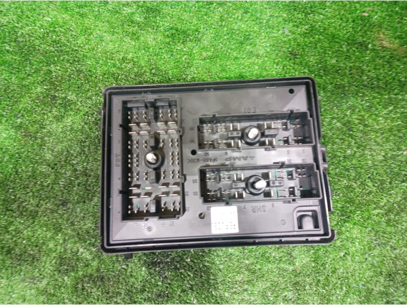 Recambio de caja reles / fusibles para kia carens 2.0 turbodiesel cat referencia OEM IAM   