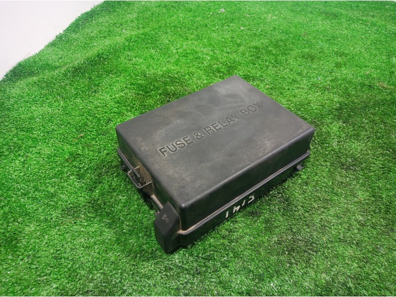 Recambio de caja reles / fusibles para kia carens 2.0 turbodiesel cat referencia OEM IAM   