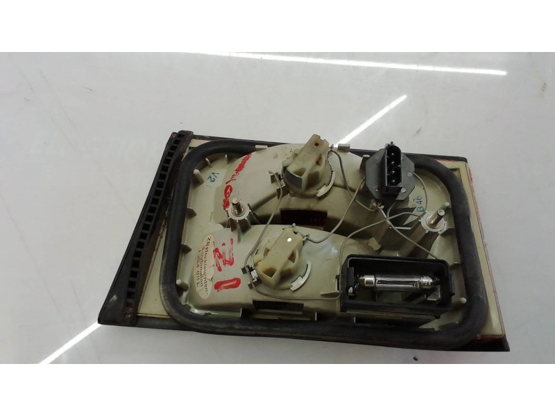 Recambio de piloto trasero izquierdo interior para bmw serie 5 berlina (e34) 525tds referencia OEM IAM   