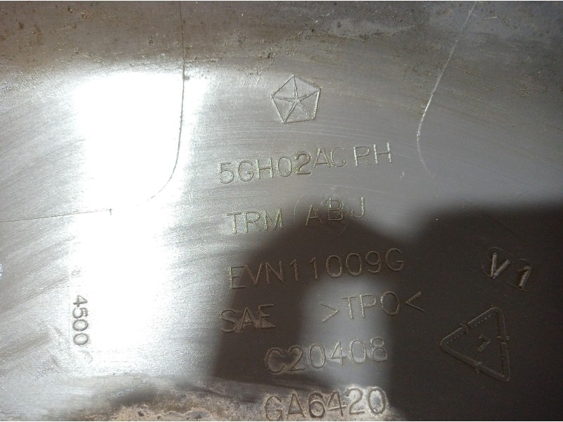 Recambio de aletin trasero derecho para jeep cherokee (kj) 2.5 crd básico referencia OEM IAM 5GH02ACRH 5GH02ACRH 5GH02ACRH