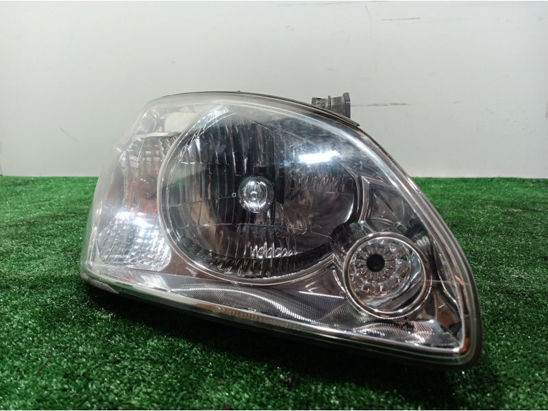 Recambio de faro derecho para kia carens 2.0 turbodiesel cat referencia OEM IAM   