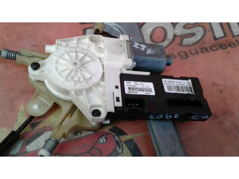 Recambio de elevalunas delantero izquierdo para renault laguna iii initiale referencia OEM IAM 807010002R  