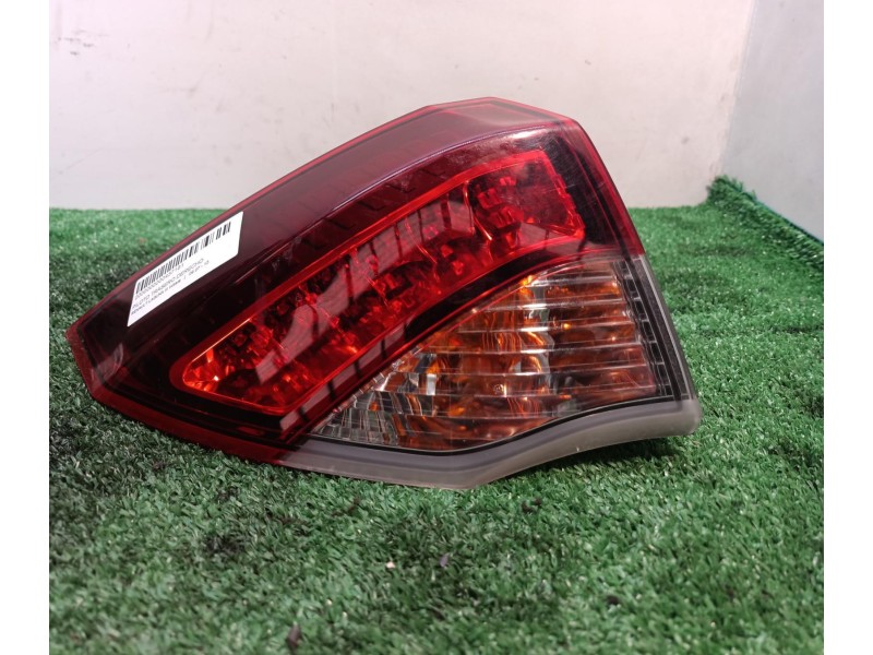 Recambio de piloto trasero derecho para renault laguna iii initiale referencia OEM IAM   