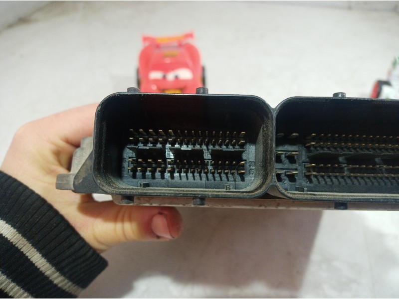 Recambio de centralita motor uce para dodge caliber s referencia OEM IAM 0281013693 0281013693 0281013693