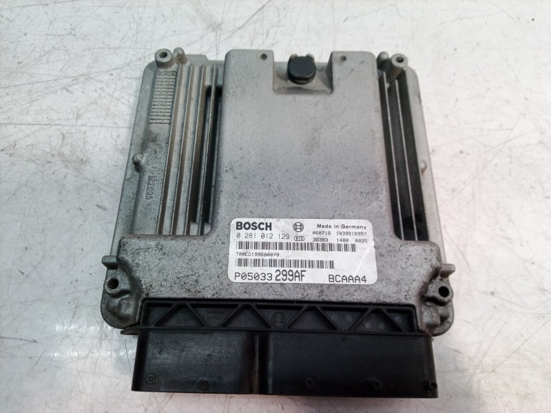 Recambio de centralita motor uce para dodge caliber s referencia OEM IAM 0281012129 0281012129 P05033299