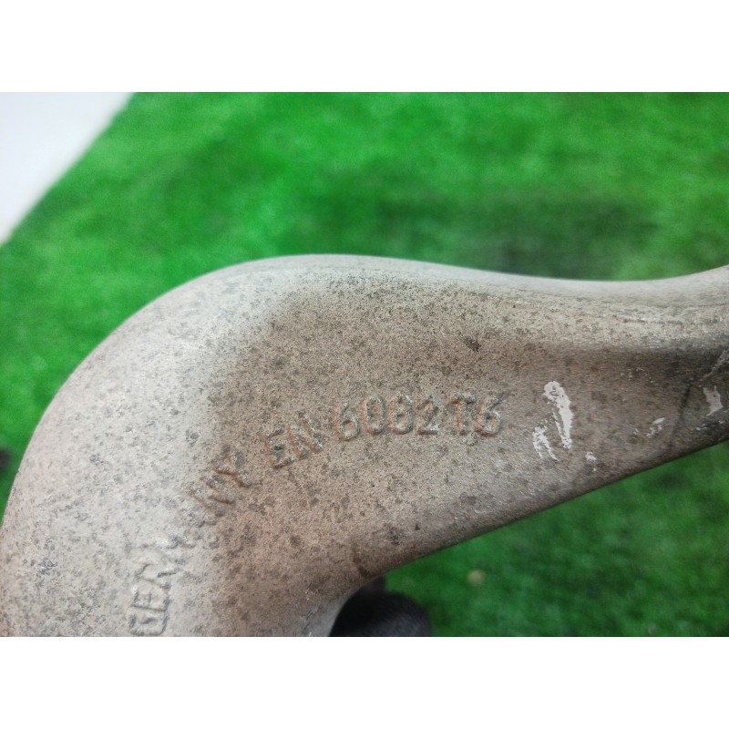 Recambio de brazo suspension inferior delantero izquierdo para bmw serie 1 berlina (e81/e87) 118d referencia OEM IAM 6082T6 6082