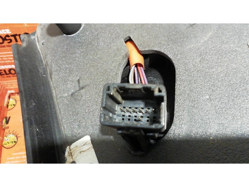 Recambio de retrovisor derecho para renault twingo authentique referencia OEM IAM   