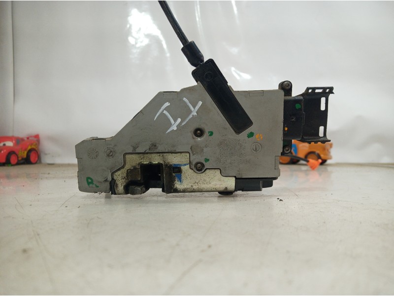 Recambio de cerradura puerta trasera izquierda para citroën c4 picasso millenium referencia OEM IAM 24087816 24087816 24087816