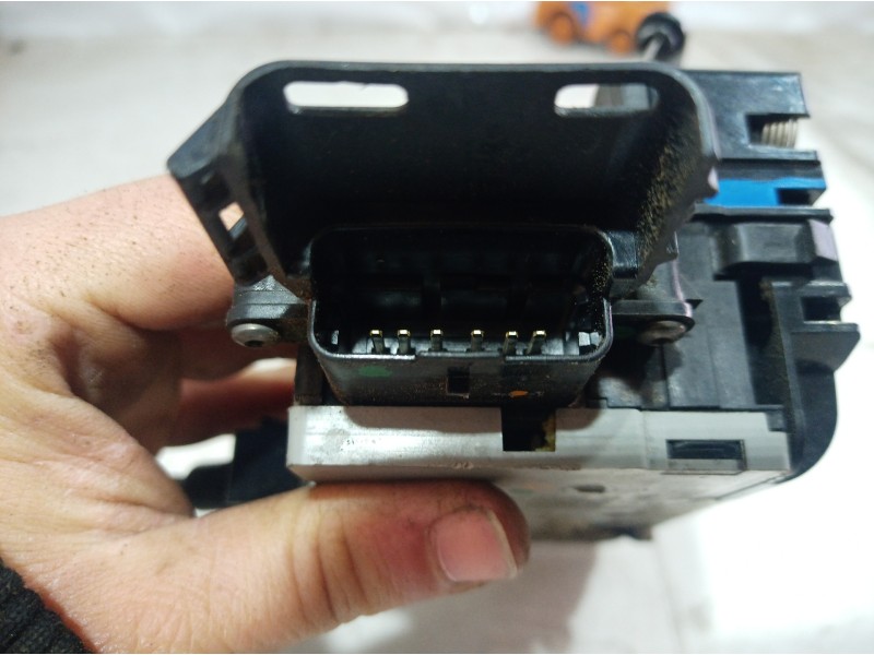 Recambio de cerradura puerta trasera izquierda para citroën c4 picasso millenium referencia OEM IAM 24087816 24087816 24087816