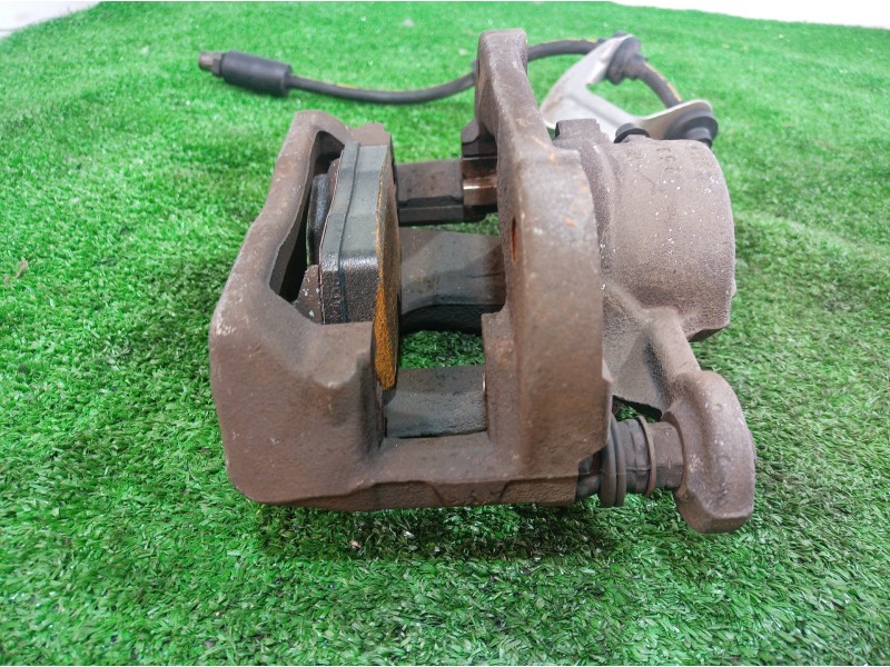 Recambio de pinza freno delantera derecha para bmw serie 1 berlina (e81/e87) 118d referencia OEM IAM 3019B16 3019B16 3019B16