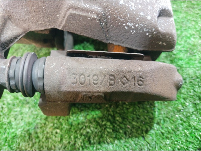 Recambio de pinza freno delantera derecha para bmw serie 1 berlina (e81/e87) 118d referencia OEM IAM 3019B16 3019B16 3019B16