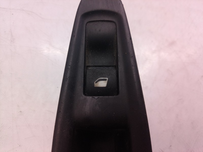 Recambio de mando elevalunas trasero derecho para citroën c4 berlina vtr plus referencia OEM IAM 9650912777 9650912777 965091277