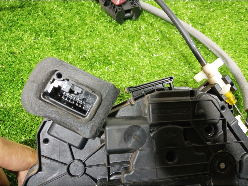 Recambio de cerradura puerta delantera izquierda para volkswagen golf vi (5k1) advance referencia OEM IAM 5K1837015B 5K1837015B 