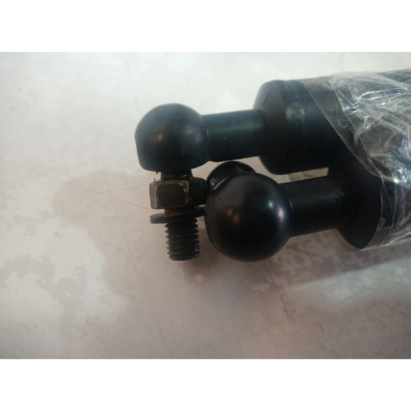 Recambio de amortiguadores maletero / porton para hyundai coupe (j2) 2.0 fx coupe referencia OEM IAM 81770270101 81770270101 817