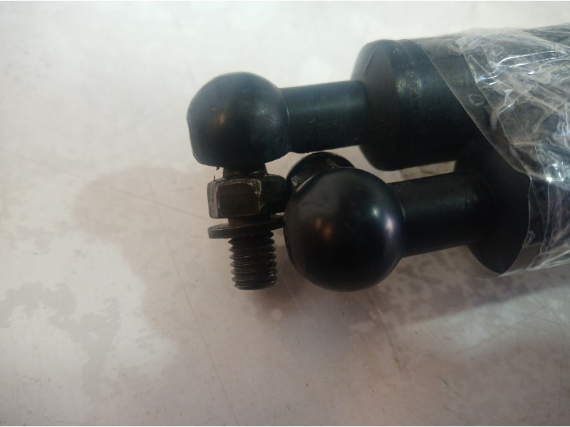 Recambio de amortiguadores maletero / porton para hyundai coupe (j2) 2.0 fx coupe referencia OEM IAM 81770270101 81770270101 817