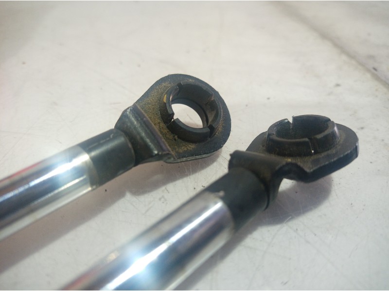 Recambio de amortiguadores maletero / porton para hyundai coupe (j2) 2.0 fx coupe referencia OEM IAM 81770270101 81770270101 817