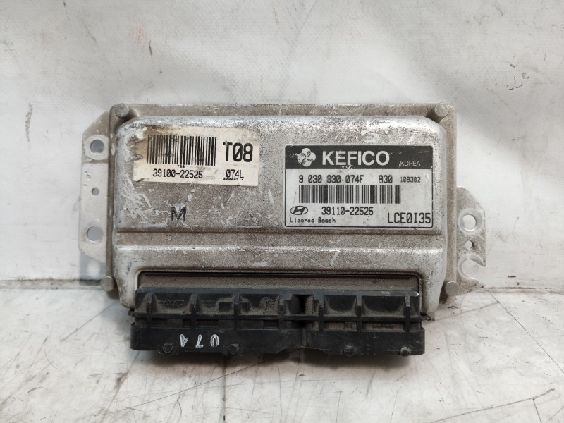 Recambio de centralita motor uce para hyundai accent (lc) gl 4p referencia OEM IAM 9030930074F 3911022525 