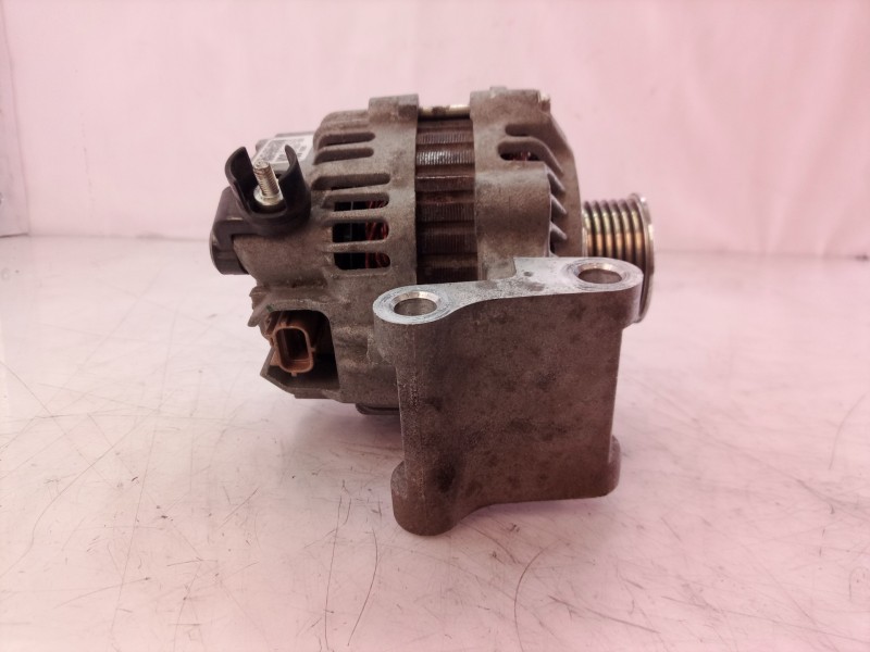 Recambio de alternador para ford fusion (cbk) ambiente referencia OEM IAM 2S6T10300DE 2S6T10300 A005TA7792