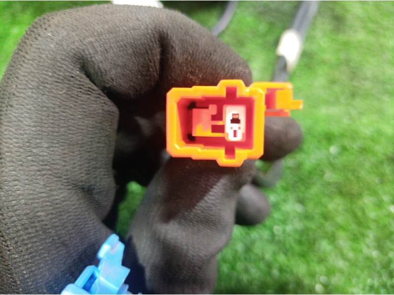 Recambio de mando multifuncion para kia carens 2.0 turbodiesel cat referencia OEM IAM   