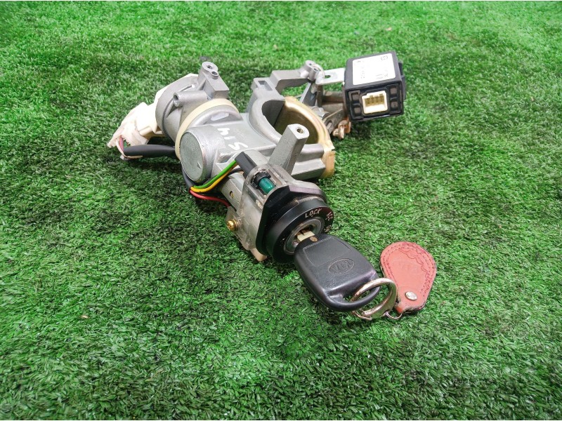 Recambio de conmutador de arranque para kia carens 2.0 turbodiesel cat referencia OEM IAM 45261A 45261A 45261A