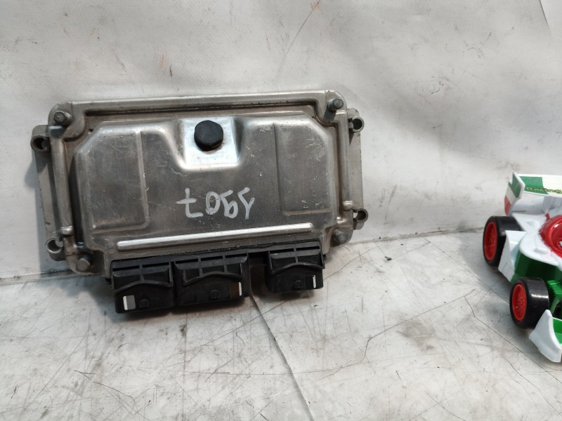 Recambio de centralita motor uce para citroën xsara picasso 1.6 referencia OEM IAM 0261207318 9653492580 1039S03455