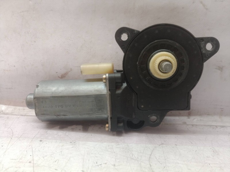 Recambio de motor elevalunas delantero derecho para ford fusion (cbk) ambiente referencia OEM IAM 52020K141102 52020K141102 5202