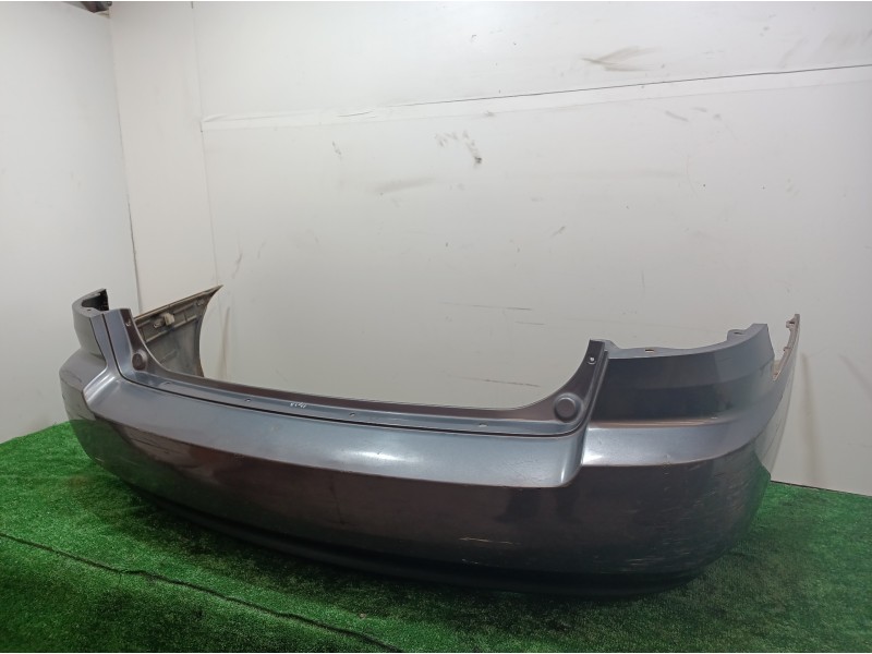 Recambio de paragolpes trasero para kia carens 2.0 turbodiesel cat referencia OEM IAM   