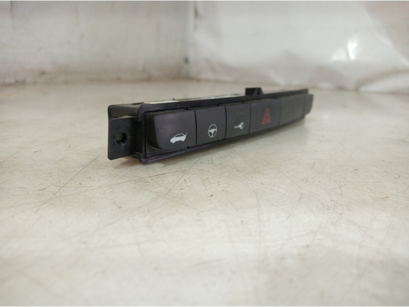 Recambio de warning para fiat punto (199) easy referencia OEM IAM 735446471 735446471 61092100