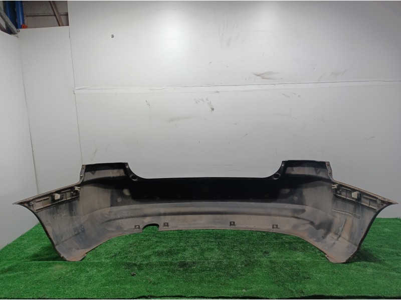 Recambio de paragolpes trasero para kia carens 2.0 turbodiesel cat referencia OEM IAM   