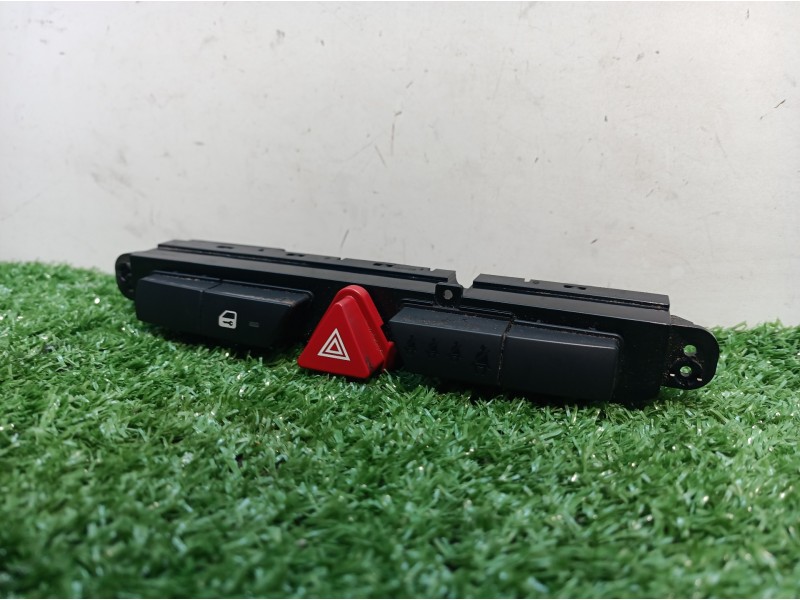 Recambio de warning para kia cee´d emotion referencia OEM IAM 937001H000 937001H000 937001H010