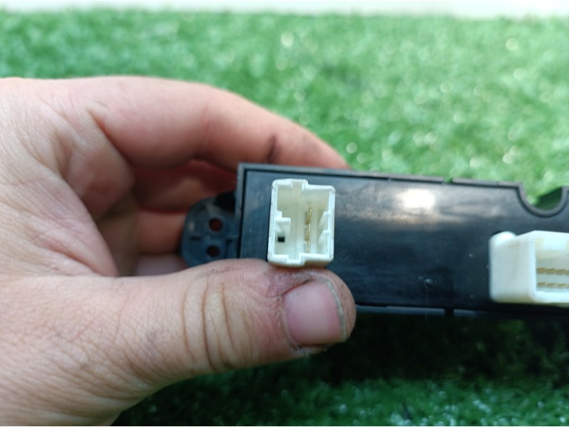 Recambio de warning para kia cee´d emotion referencia OEM IAM 937001H000 937001H000 937001H010