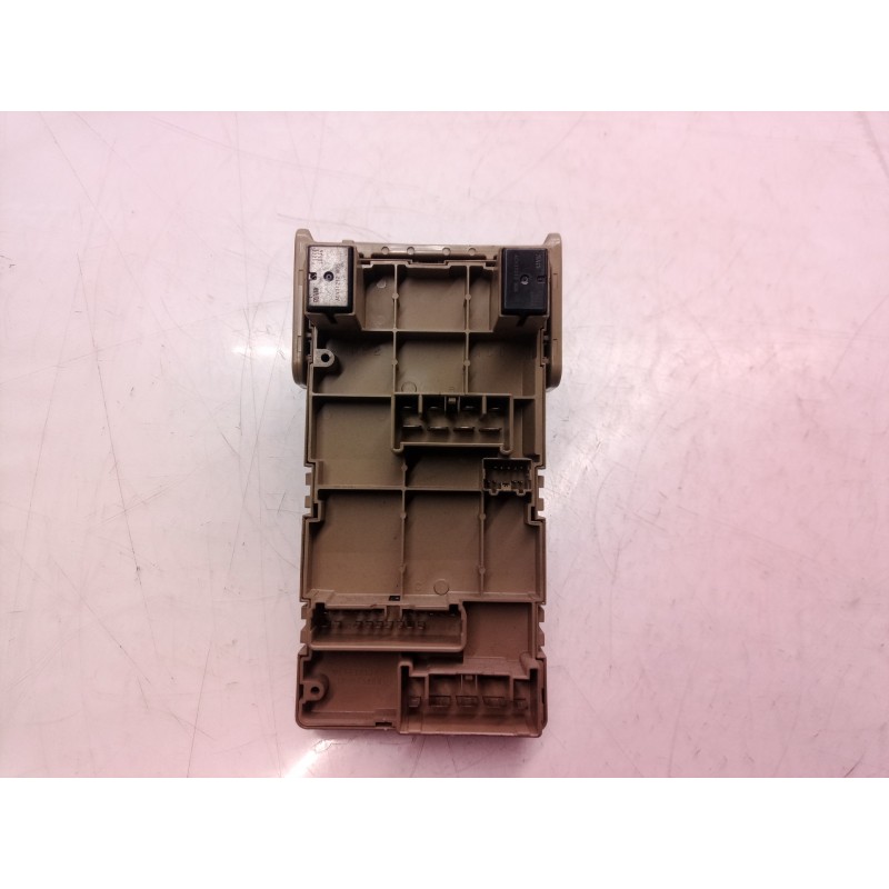 Recambio de caja reles / fusibles para subaru legacy berl. b13 (bl) 2.0 d limited referencia OEM IAM 82201AG041 82201AG041 82201