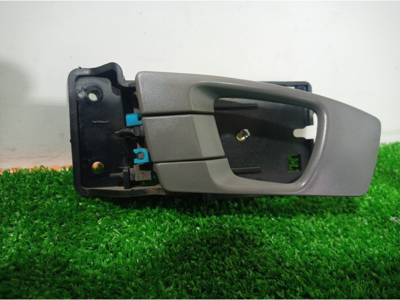 Recambio de maneta interior delantera izquierda para kia carens 2.0 turbodiesel cat referencia OEM IAM   