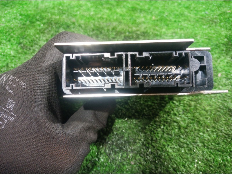 Recambio de centralita airbag para kia carens 2.0 turbodiesel cat referencia OEM IAM 0K2FD677F0 0K2FD677F0 0K2FD677F0