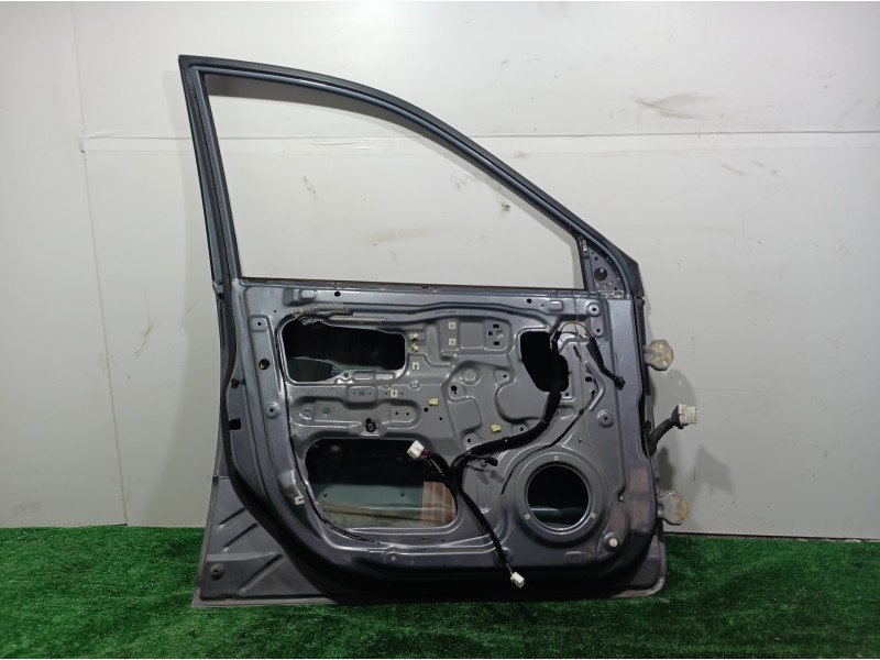 Recambio de puerta delantera izquierda para kia carens 2.0 turbodiesel cat referencia OEM IAM   