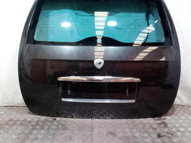 Recambio de porton trasero para lancia phedra (180) 3.0 v6 24v emblema cae referencia OEM IAM   
