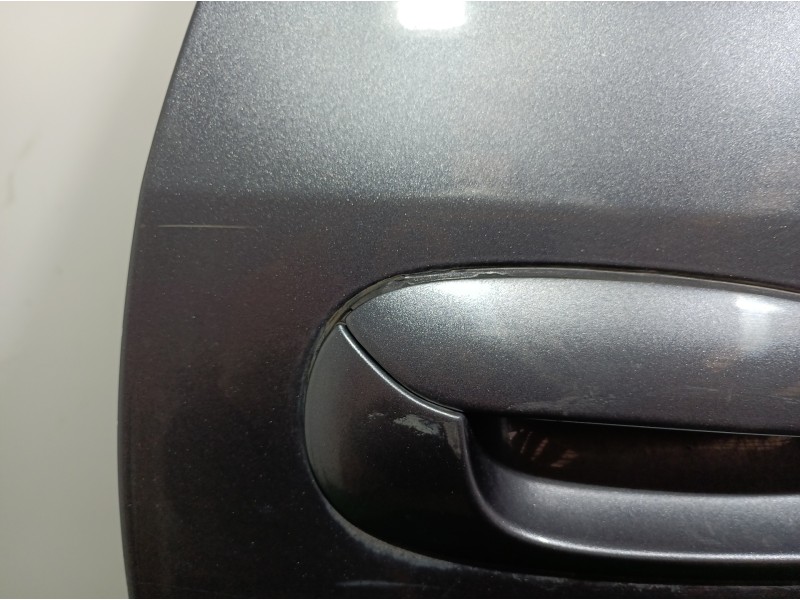 Recambio de puerta trasera derecha para kia carens 2.0 turbodiesel cat referencia OEM IAM   